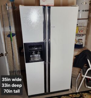 b130- Kenmore Refrigerator in Garage. Great Temp/shape - Image 1