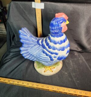 b190- Chicken Figurine - Image 3