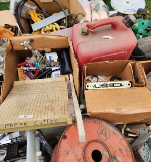 c14- Table Lot of misc items - Image 7