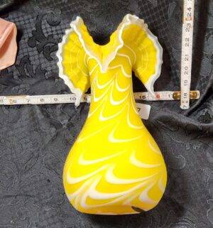 h27- Vintage Murano Yellow Vase. Great Shape - Image 3