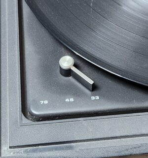 i31- Glenburn Record Player. Works - Image 3