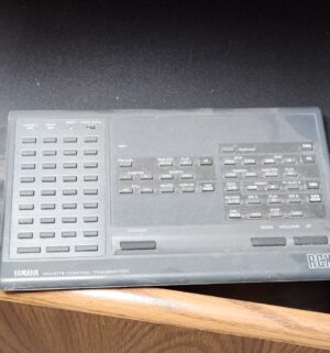 i32- Yamaha CD Changer CDC-60. works - Image 4