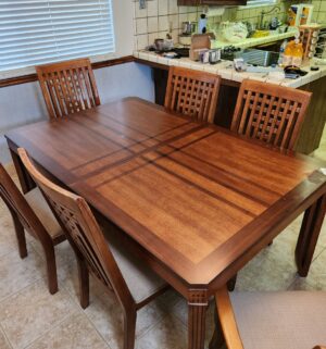 i46- 6 chair dining table with leaf - Image 4