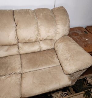 i47- Loveseat sofa. Excellent condition - Image 3