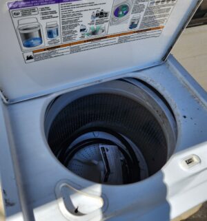 i77- Kenmore Electric Washer. Stored in Shed - Image 4