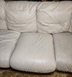 i78- Genuine leather sofa. Good shape - Image 3