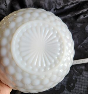 i120- anchor hocking milk glass bubble bowl - Image 3