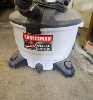 i263- Craftsman wet/dry vac 6.5hp - Image 3