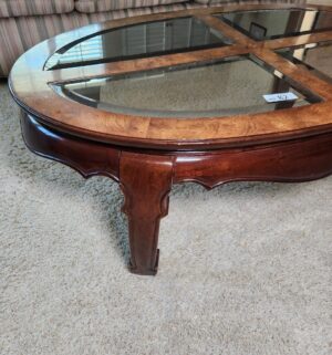 j82- glass panel oval coffee table - Image 3