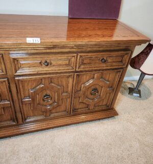 j115- Thomasville Credenza / Sideboard. Flawless with Pad - Image 3