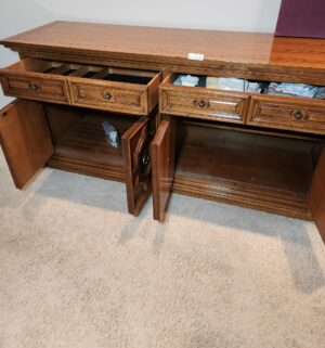 j115- Thomasville Credenza / Sideboard. Flawless with Pad - Image 6