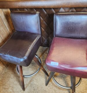 k60- 3 Vintage Bar Stools. All swivel - Image 3