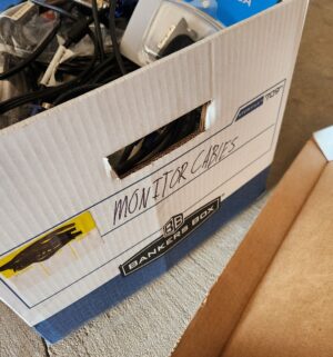 L299- box of monitor cables - Image 3