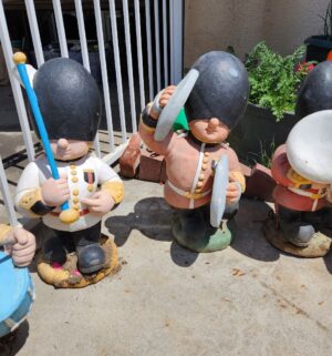 n4- 6 Piece Garden Marching Band Set. Vintage Plaster - Image 3