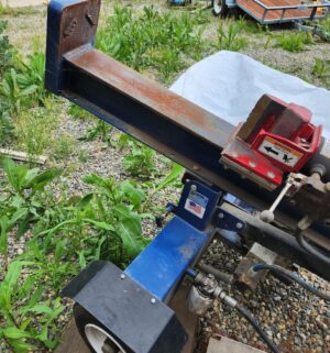 r1- (VIDEO) Iron & Oak 26 Ton Log Splitter. Honda GX270 Motor. 2in Ball. Ready to use - Image 3