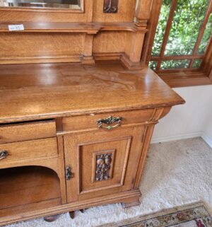 s35- Stunning 2 pc Tiger Oak Dining Buffet/ Hutch - Image 3