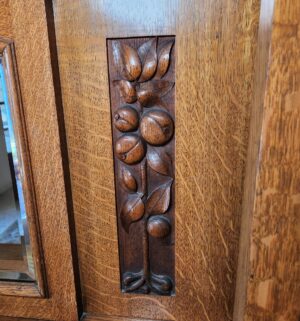 s35- Stunning 2 pc Tiger Oak Dining Buffet/ Hutch - Image 5