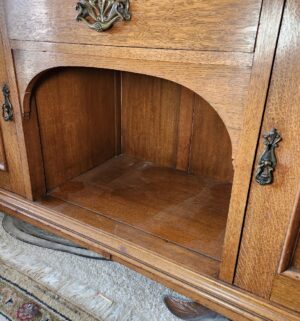 s35- Stunning 2 pc Tiger Oak Dining Buffet/ Hutch - Image 6