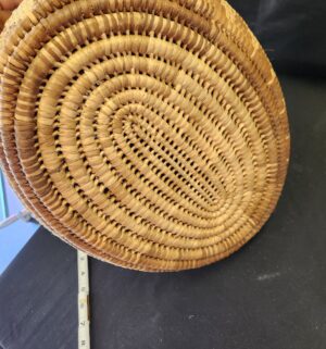 t32- woven basket with lid - Image 3