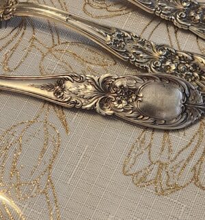 t107- International Sterling Brocade Set w/ Box. 925 Sterling Silver. 2324 Grams. Knife weight excluded. - Image 6