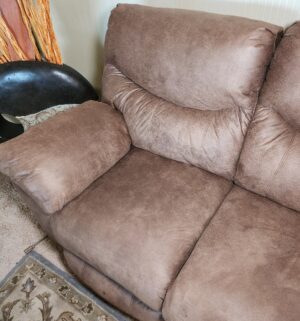 u10- Reclining Sofa. Excellent Condition. No Issues - Image 3