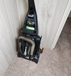 u61- Bissell Total Floors Vacuum - Image 4