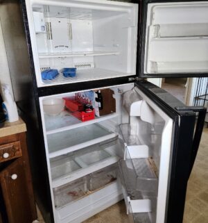 u125- Kenmore Refrigerator w/ ice maker. Works great - Image 3