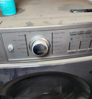 u143- Kenmore Elite Gas Dryer. Works. No Gas Line to test - Image 3