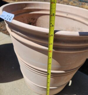 v214- 3 plastic planters - Image 3