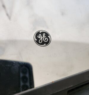 w109- GE Toaster - Image 3