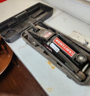w118- Craftsman 2 1/4 Ton Jack. Works - Image 3