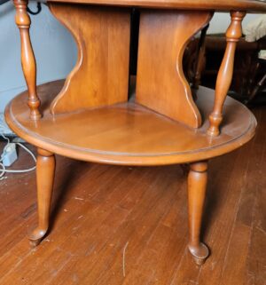 w119- Round Maple Table - Image 3