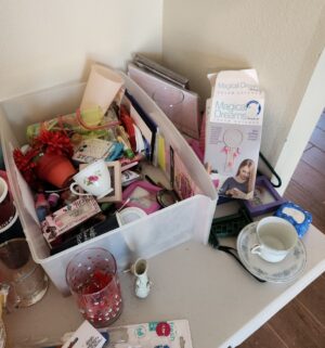 c16- household items on table in living room - Image 3