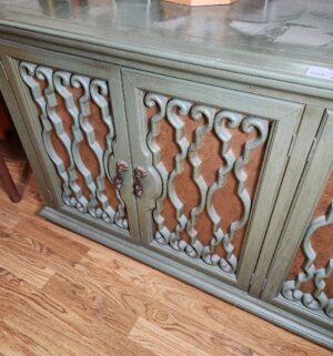 d72- Vintage Console Cabinet. Great Shape - Image 3