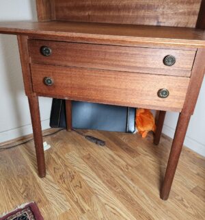 d73- Vintage Desk with drawers - Image 3