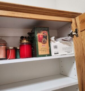 d159- contents of the laundry room - Image 3