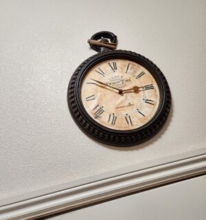 d159- contents of the laundry room - Image 4