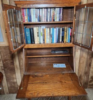 pa15- Solid Oak Drop Front Desk. Great Shape - Image 3