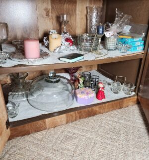 pa19- Contents of the curio cabinet - Image 5