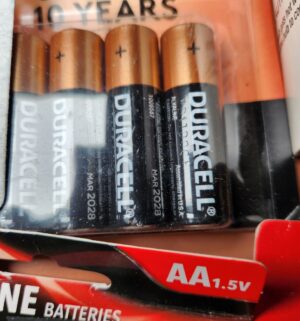pa26- good batteries, light bulbs, household tools - Image 4