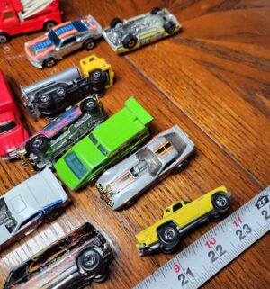 pa102- Matchbox Case w/ 1960-1980 hot wheels - Image 5