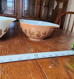 pa105- Early American Pyrex Mixing Bowls - Image 4