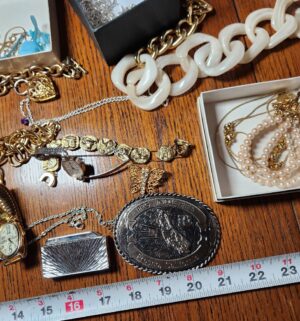 pa106- Costume Jewelry Collection - Image 4