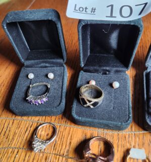 pa107- Rings w/ stones, diamond dust/pearl brooch - Image 4