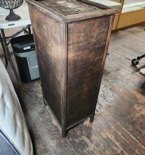 pb6- Wicker Dresser. No Contents - Image 3