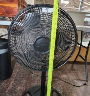 pb8- Lasko Floor Fan 34 inch tall - Image 3