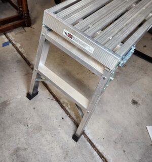 g126- Werner AP-20 Fold Up Platform - Image 3