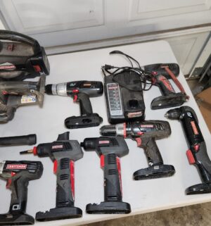 g147- HUGE Collection of Craftsman 19.2V Power Tools. All work. Charger + 2 good Batteries - Image 3