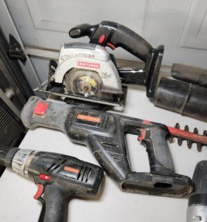 g147- HUGE Collection of Craftsman 19.2V Power Tools. All work. Charger + 2 good Batteries - Image 4