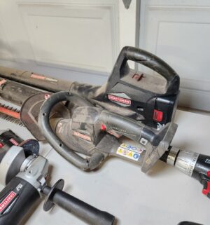 g147- HUGE Collection of Craftsman 19.2V Power Tools. All work. Charger + 2 good Batteries - Image 10